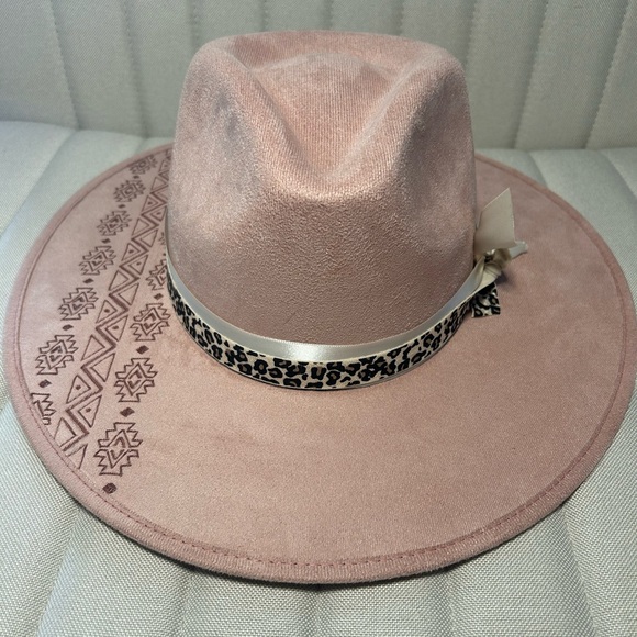 Custom hat - Picture 1 of 2